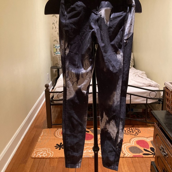 Nike Legend 2.0 Dri Fit Marble Leggings - Picture 2 of 8